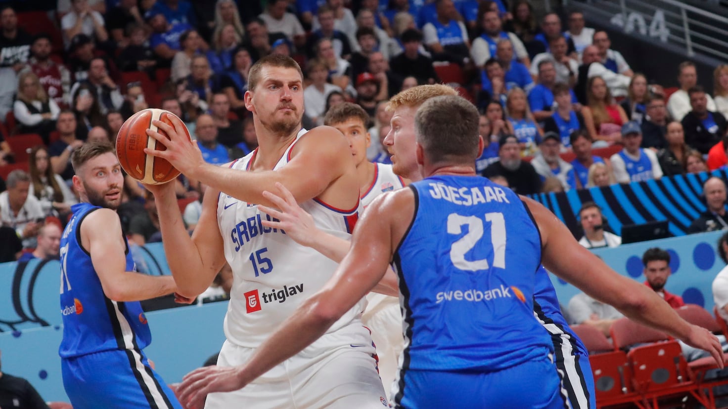Eurobasket 2025: Finlandia sorprende en el derbi nórdico y Serbia arrasa