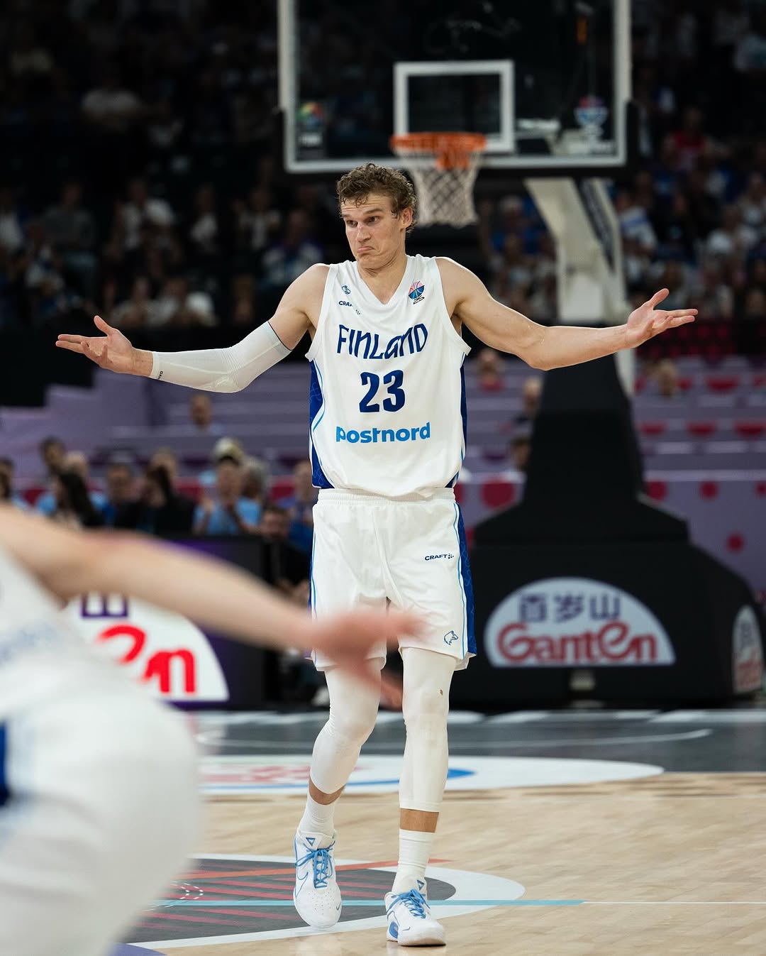 Eurobasket 2025: Serbia y Finlandia cierran la jornada con autoridad